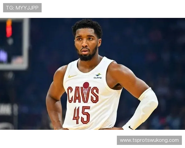 多诺万·米切尔突破拉开空间提升湖人关键时刻得分效率