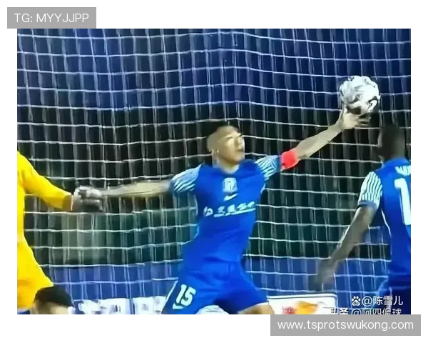 抢门将手中球判罚为何常引争议，规则到底怎么说？